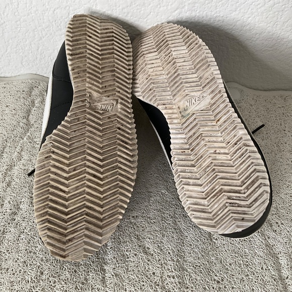 Nike Cortez 904764-001 black and white unisex Size 6 youth - Picture 9 of 10